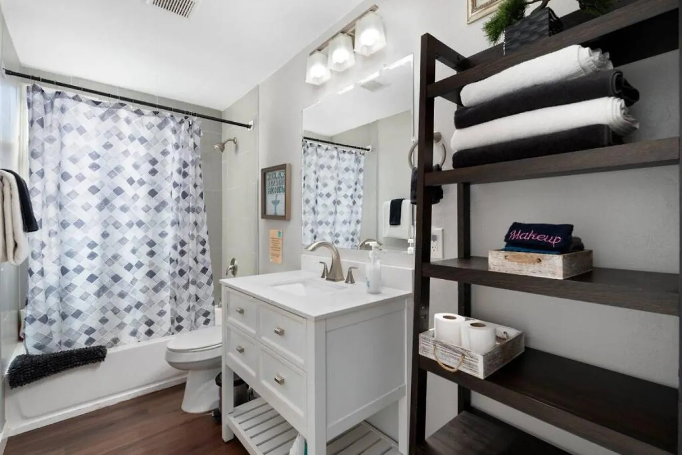 Central Phoenix Casita With Beautiful Patio - Unit C 0*,  США