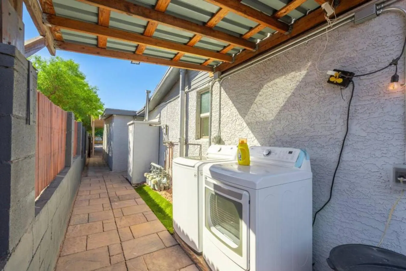 Central Phoenix Casita With Beautiful Patio - Unit C
