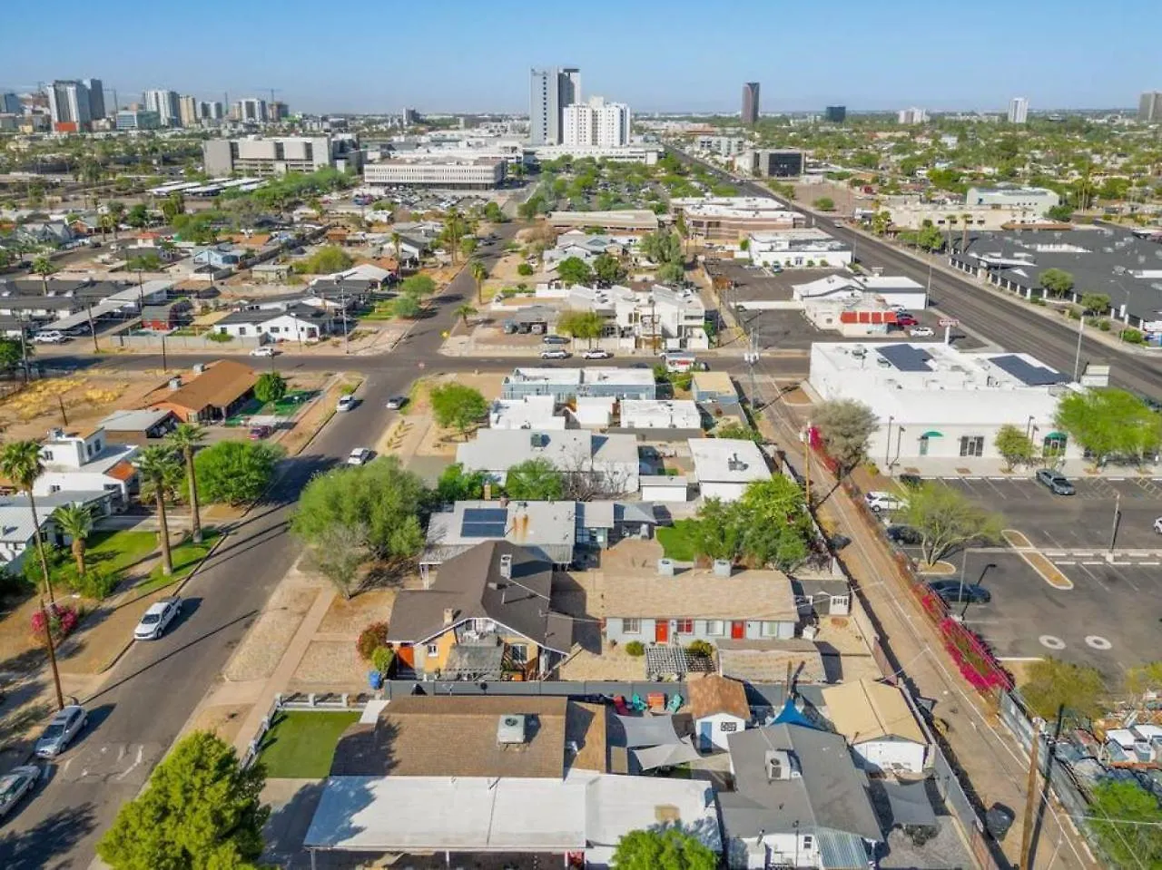 Central Phoenix Casita With Beautiful Patio - Unit C